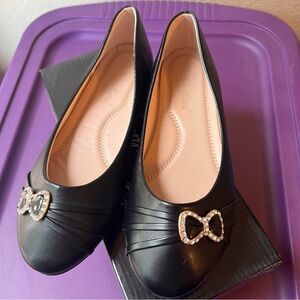 Hello Kitty inspired black flat ballet slippers with bow charms size 7US